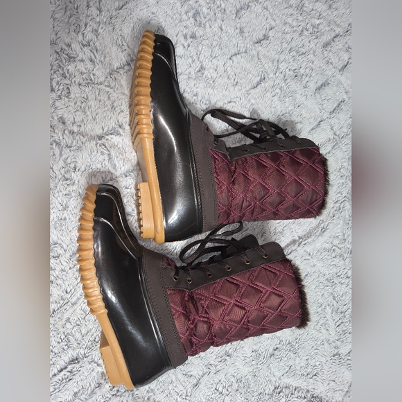 Magellan Outdoors Women's Brown and Burgundy Insulated Lace-Up Winter Boots - Picture 5 of 11